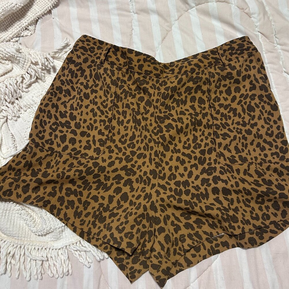 A New Day leopard print shorts XL
